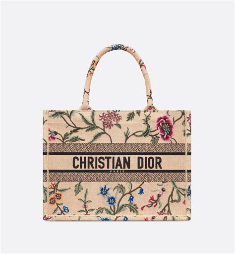 sac inspiration dior book tote|the book tote bag diy.